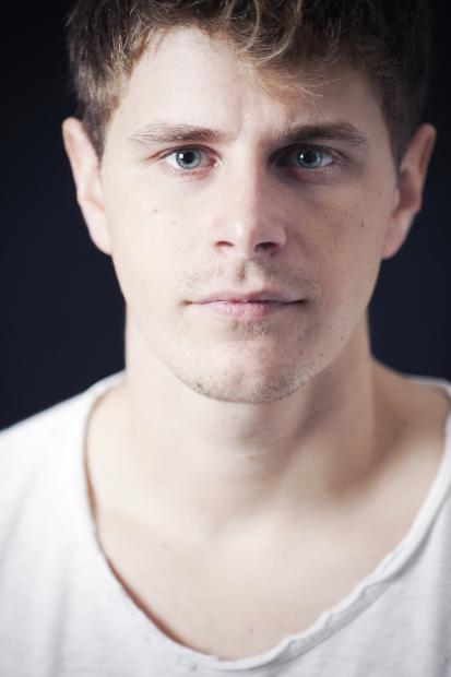  © Francis-William Rhéaume